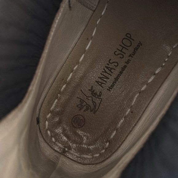 Anya’s shop Lila Chelsea Boots - Picture 4 of 5